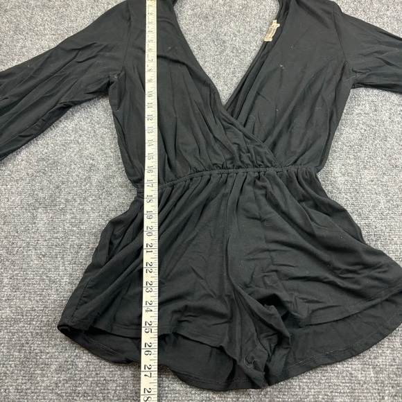 NAKED PRINCESS Women’s Black 3/4 Sleeve V-Neck Romper Shorts size: Small - Picture 9 of 12